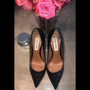 Steve Madden Leather Black Pumps